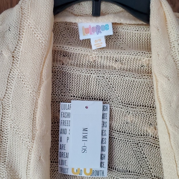 NWT Lularoe Mimi Sweater Knit Wrap - Picture 6 of 6